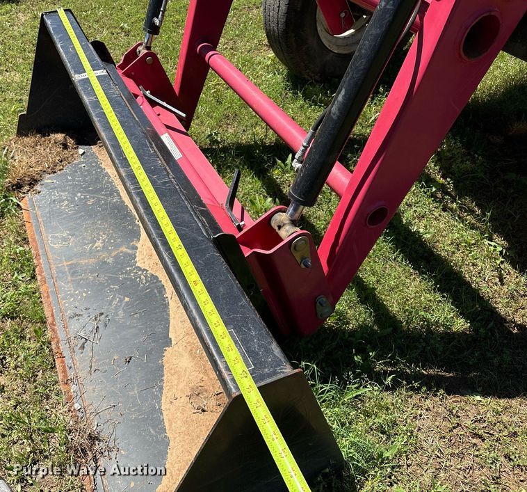 image for item EL2089 2017 Mahindra 5570 tractor