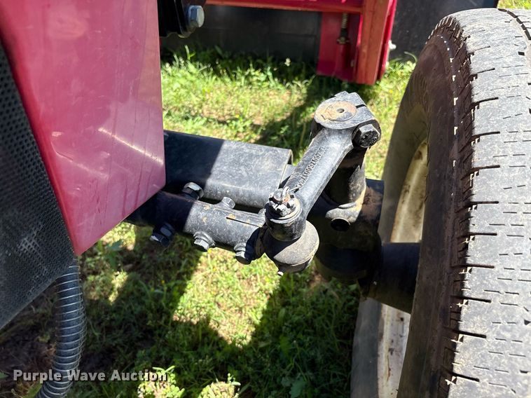 image for item EL2089 2017 Mahindra 5570 tractor