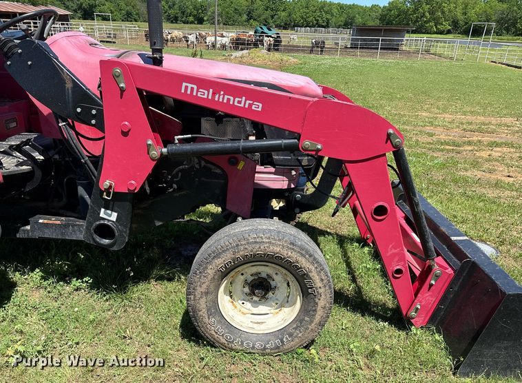 image for item EL2089 2017 Mahindra 5570 tractor