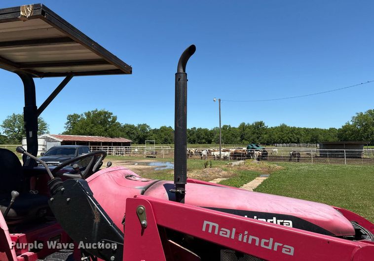 image for item EL2089 2017 Mahindra 5570 tractor