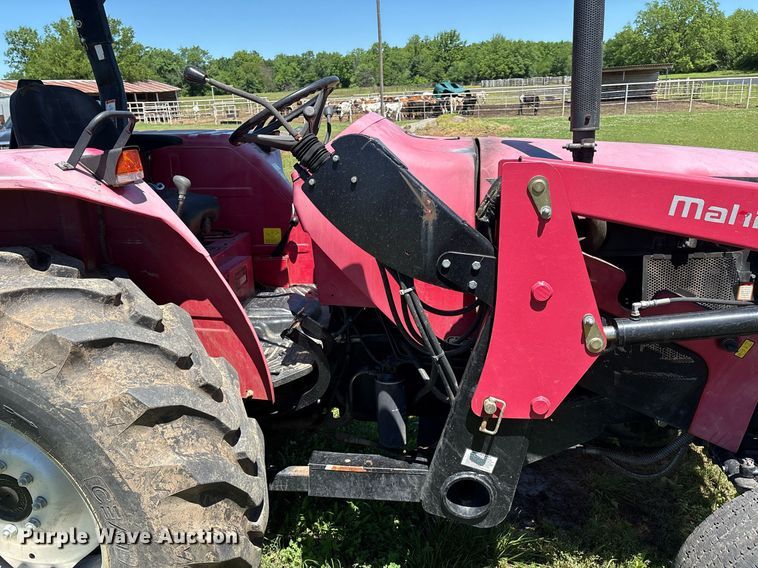 image for item EL2089 2017 Mahindra 5570 tractor