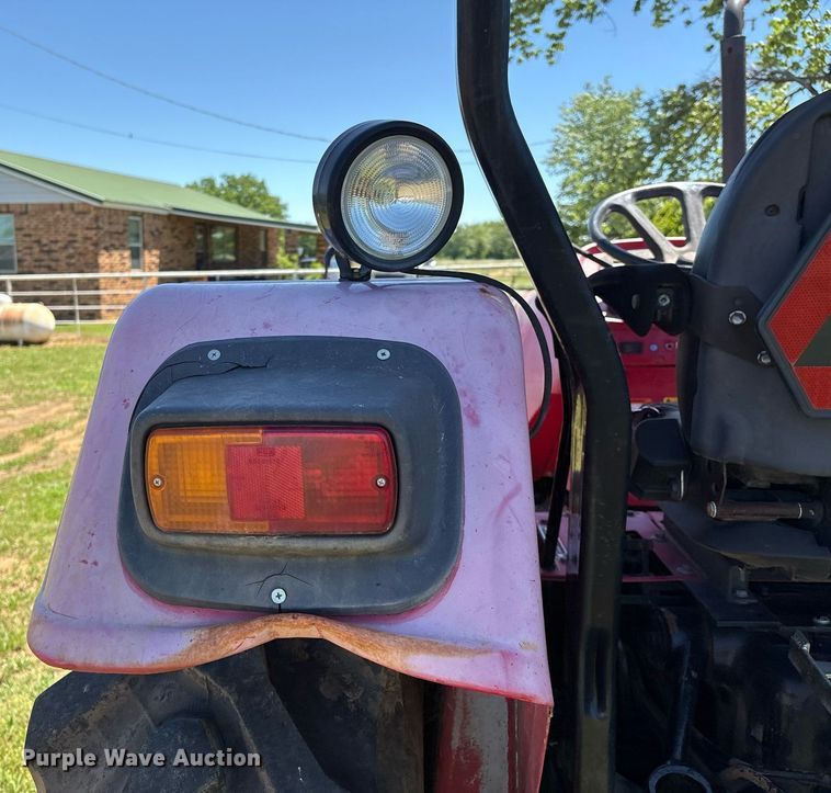 image for item EL2089 2017 Mahindra 5570 tractor