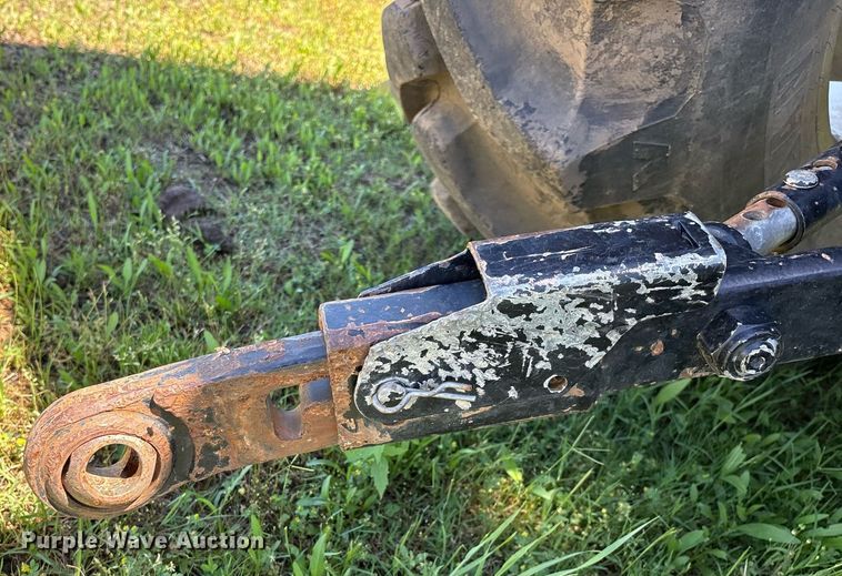 image for item EL2089 2017 Mahindra 5570 tractor