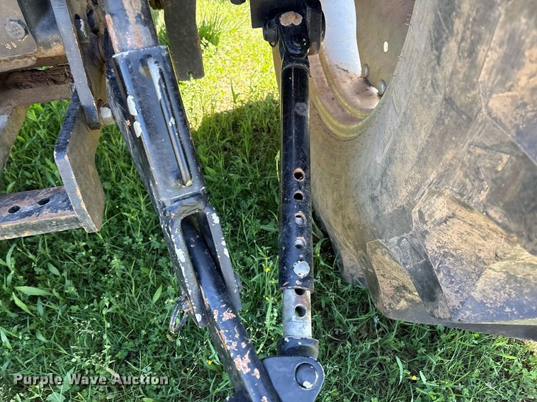 image for item EL2089 2017 Mahindra 5570 tractor