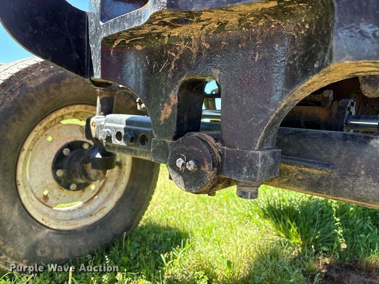 image for item EL2089 2017 Mahindra 5570 tractor