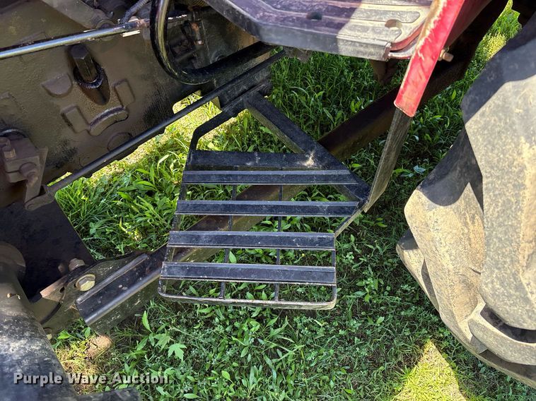 image for item EL2089 2017 Mahindra 5570 tractor