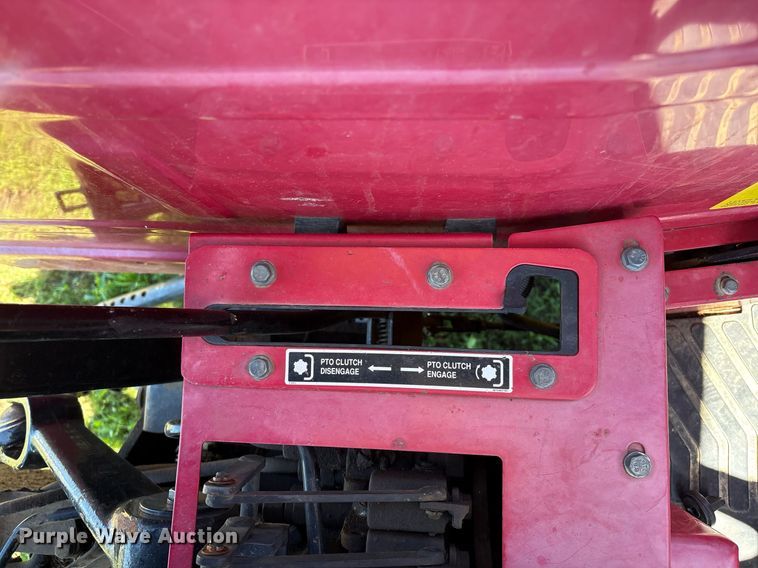 image for item EL2089 2017 Mahindra 5570 tractor