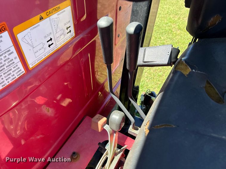 image for item EL2089 2017 Mahindra 5570 tractor