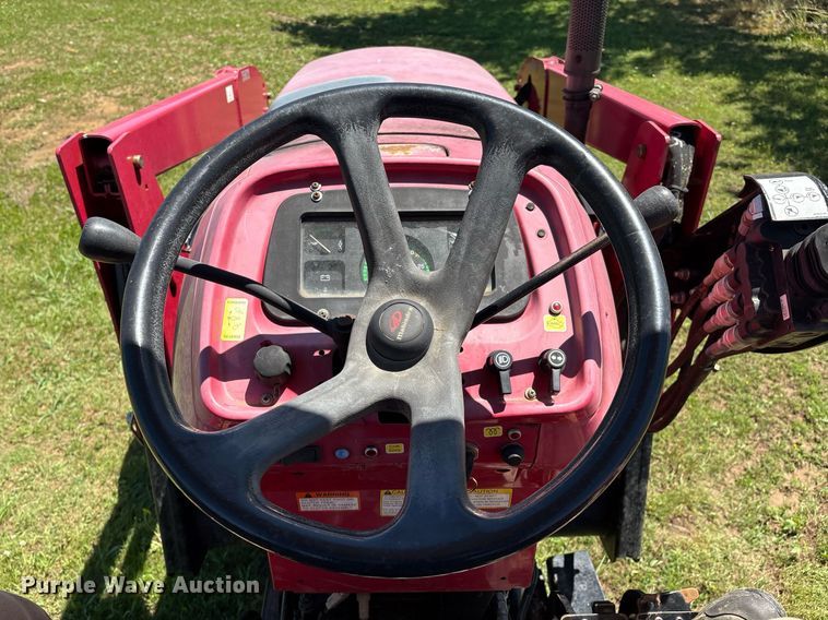 image for item EL2089 2017 Mahindra 5570 tractor