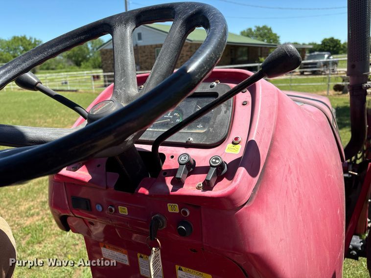 image for item EL2089 2017 Mahindra 5570 tractor