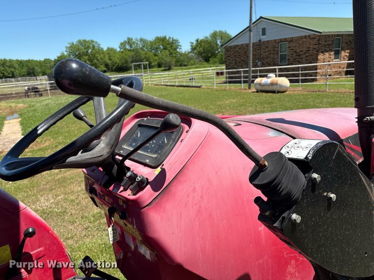 image for item EL2089 2017 Mahindra 5570 tractor