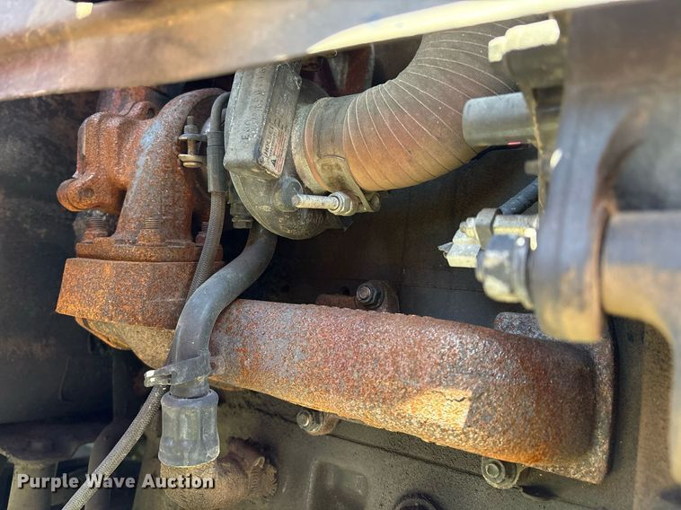 image for item EL2089 2017 Mahindra 5570 tractor