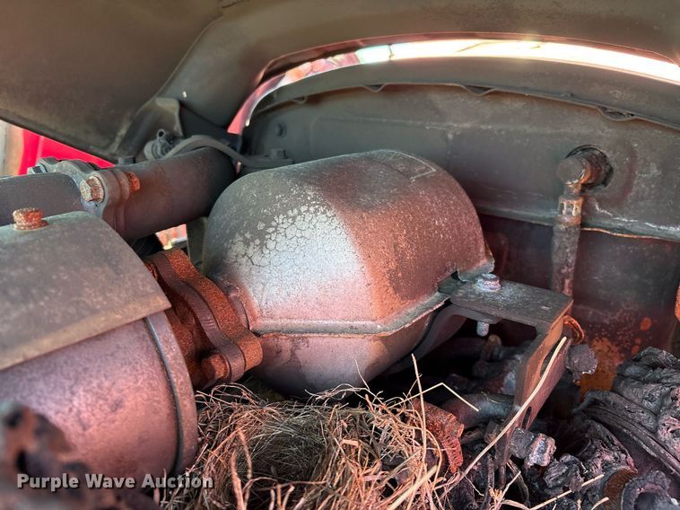 image for item EL2089 2017 Mahindra 5570 tractor