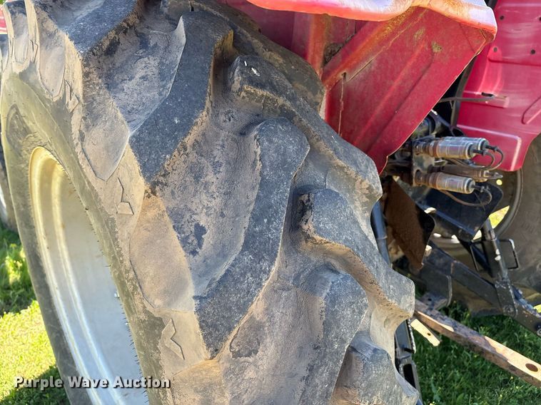 image for item EL2089 2017 Mahindra 5570 tractor