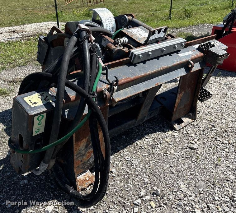 image for item EM2512 2013 Caterpillar PC205 skid steer cold planer