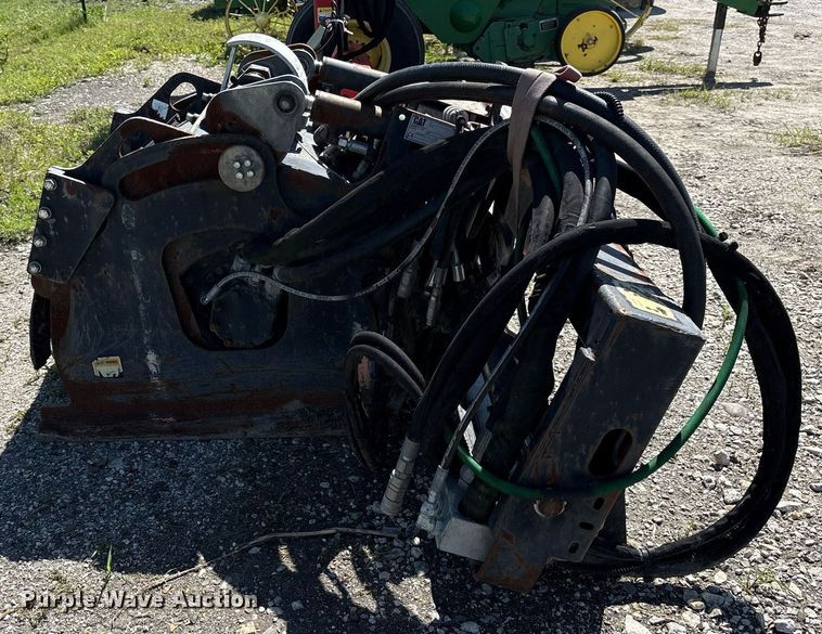 image for item EM2512 2013 Caterpillar PC205 skid steer cold planer