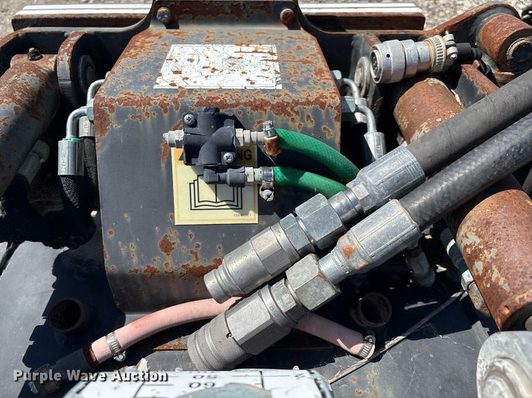 image for item EM2512 2013 Caterpillar PC205 skid steer cold planer