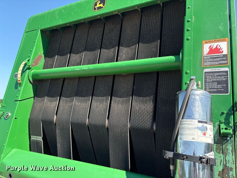 image for item EM2513 2007 John Deere 567 round baler