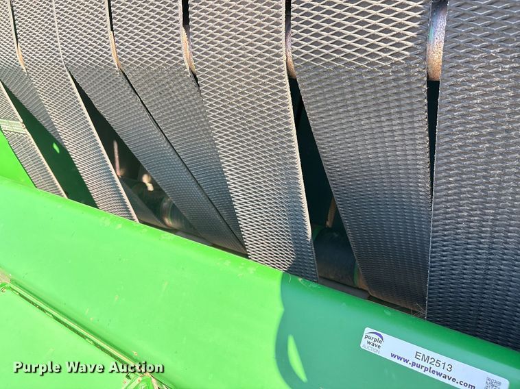 image for item EM2513 2007 John Deere 567 round baler
