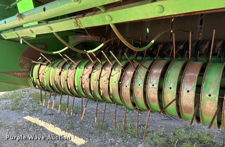 image for item EM2513 2007 John Deere 567 round baler