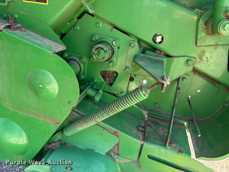 image for item EM2513 2007 John Deere 567 round baler