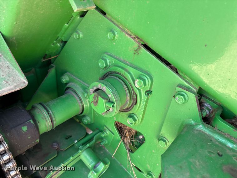 image for item EM2513 2007 John Deere 567 round baler