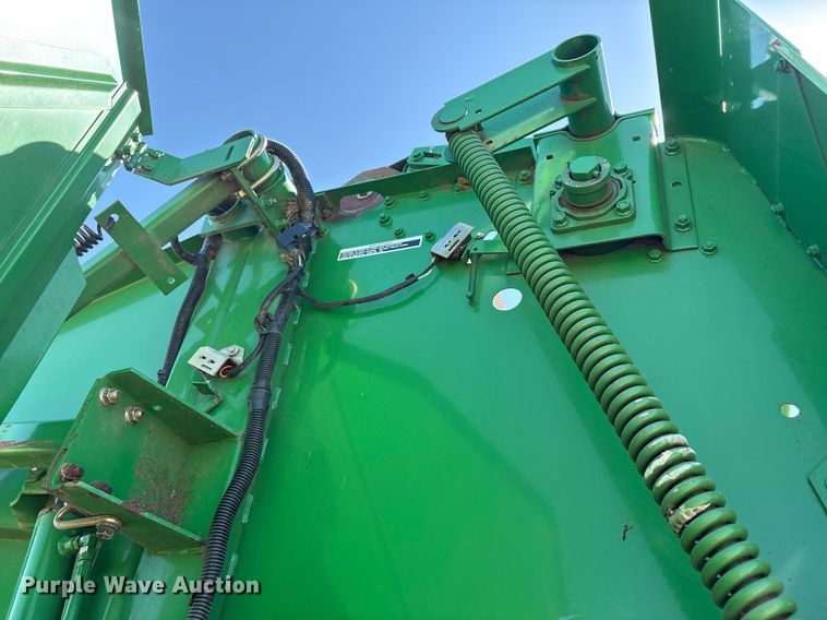 image for item EM2513 2007 John Deere 567 round baler