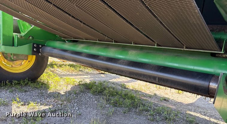 image for item EM2513 2007 John Deere 567 round baler