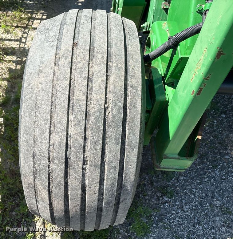 image for item EM2513 2007 John Deere 567 round baler