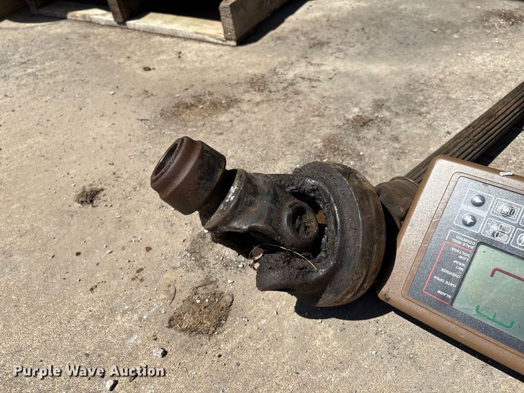 image for item EM2513 2007 John Deere 567 round baler