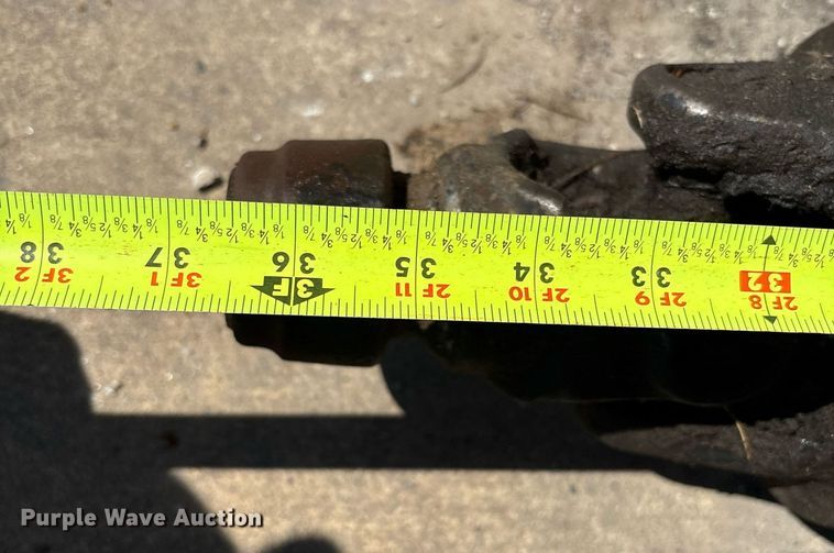 image for item EM2513 2007 John Deere 567 round baler