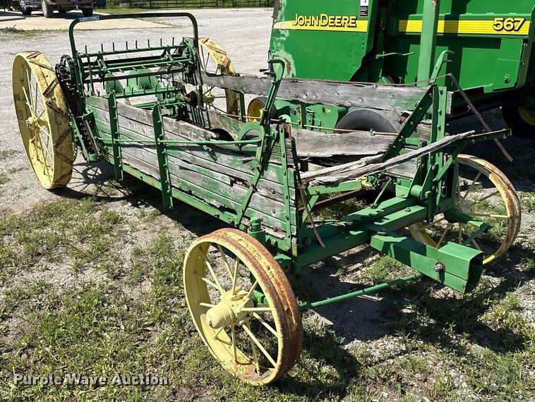 image for item EM2515 John Deere horse drawn manure spreader