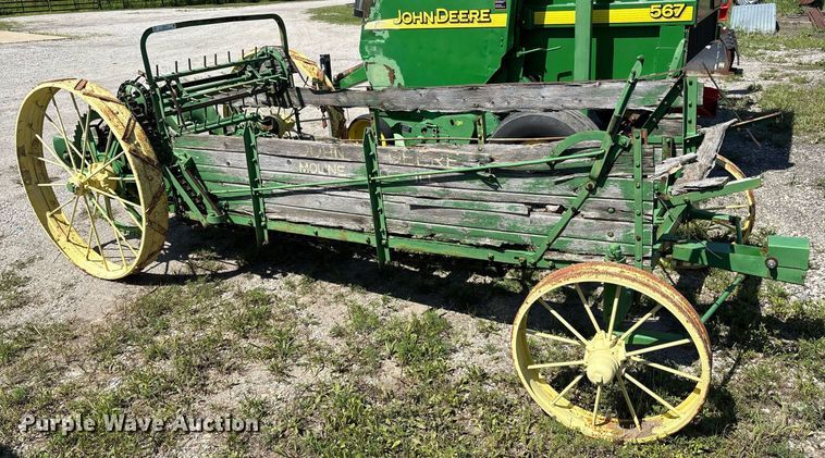 image for item EM2515 John Deere horse drawn manure spreader
