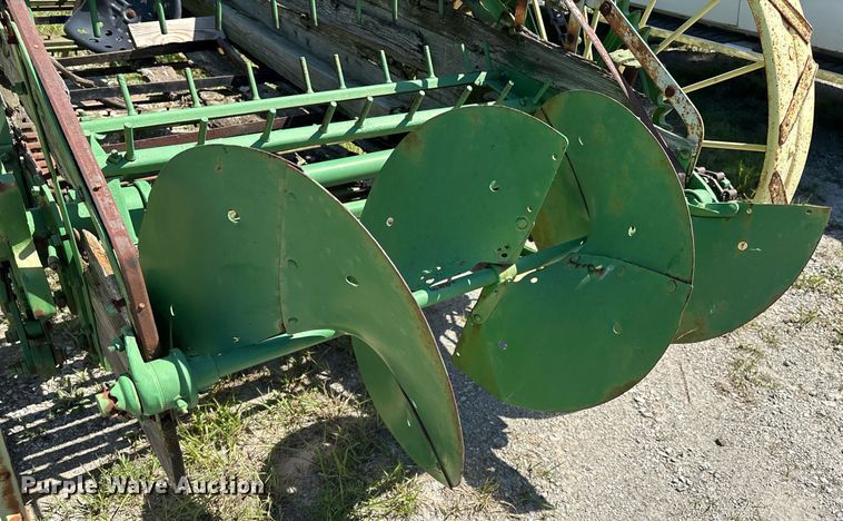 image for item EM2515 John Deere horse drawn manure spreader