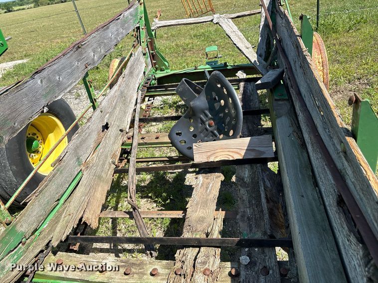 image for item EM2515 John Deere horse drawn manure spreader