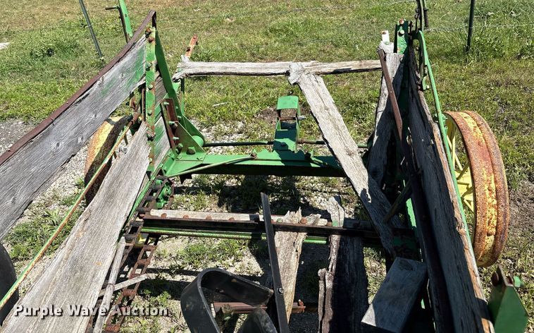 image for item EM2515 John Deere horse drawn manure spreader