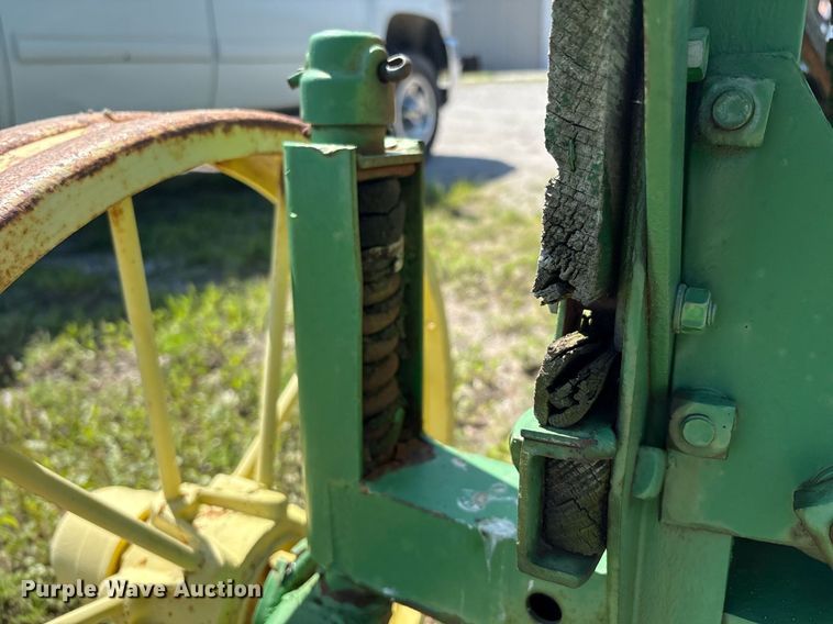 image for item EM2515 John Deere horse drawn manure spreader