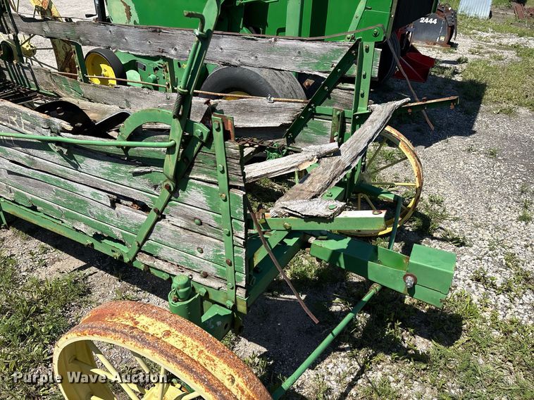image for item EM2515 John Deere horse drawn manure spreader