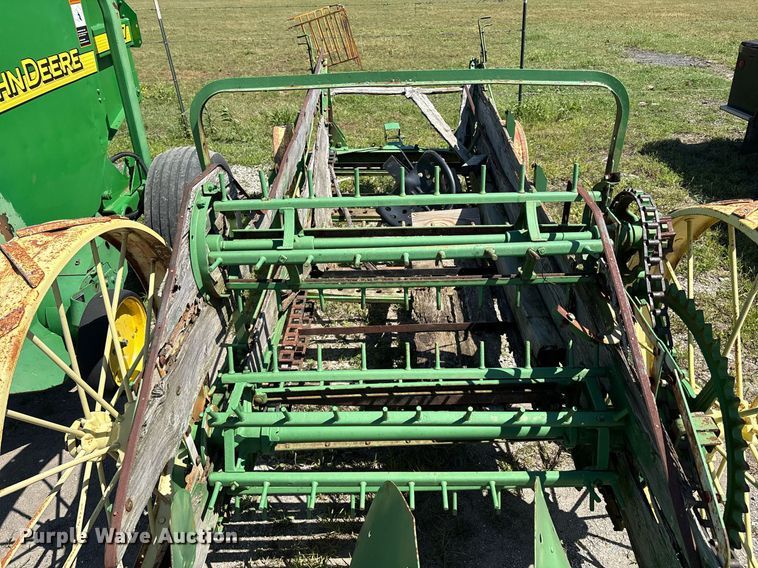 image for item EM2515 John Deere horse drawn manure spreader