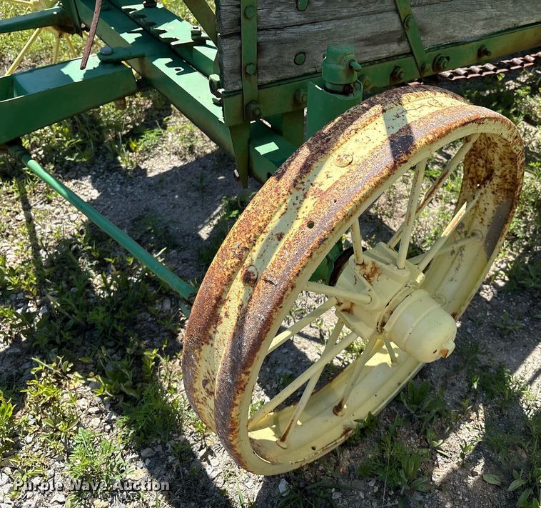 image for item EM2515 John Deere horse drawn manure spreader