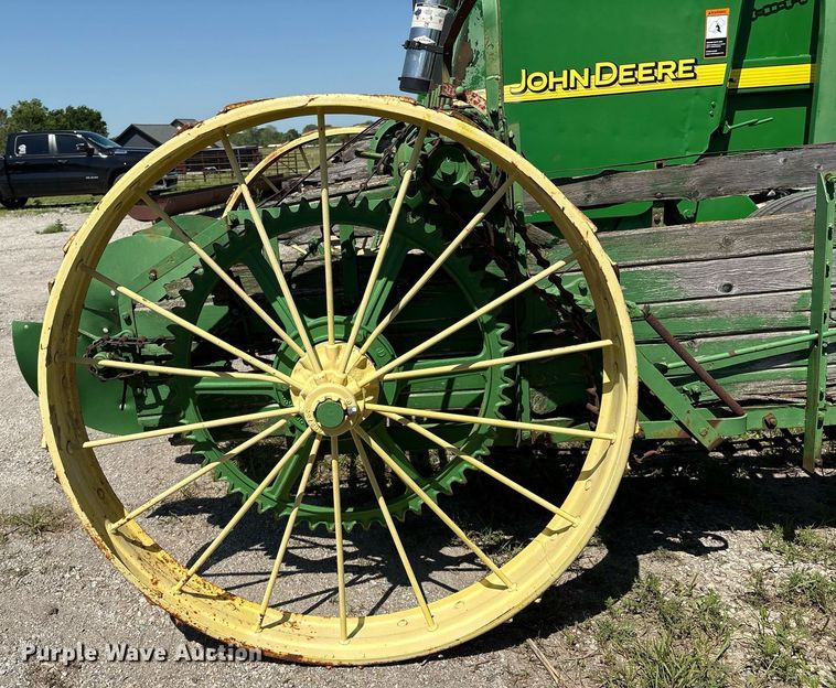 image for item EM2515 John Deere horse drawn manure spreader