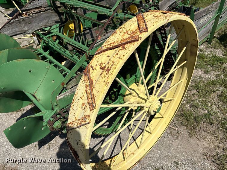 image for item EM2515 John Deere horse drawn manure spreader