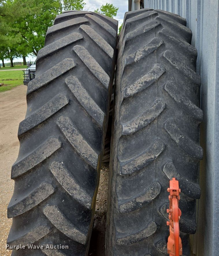 image for item EN3696 (4) tires and wheels