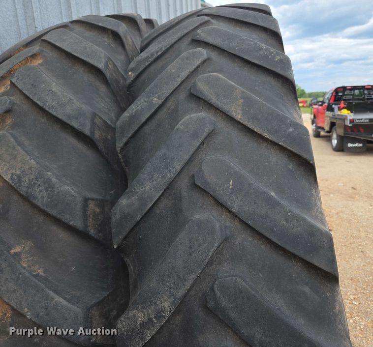 image for item EN3696 (4) tires and wheels