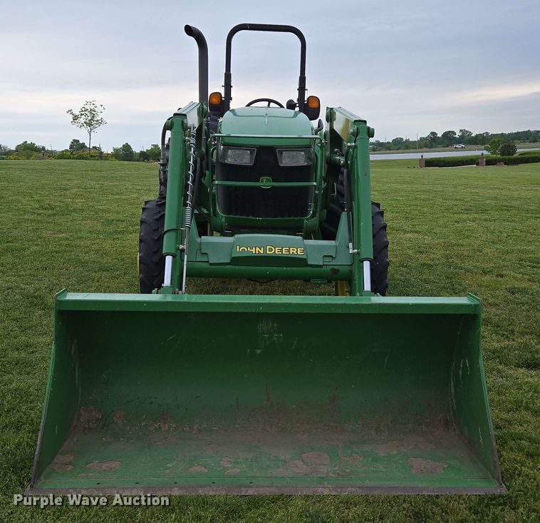 image for item EN3710 2015 John Deere 5075E MFWD tractor