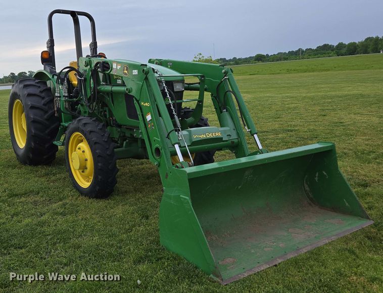 image for item EN3710 2015 John Deere 5075E MFWD tractor