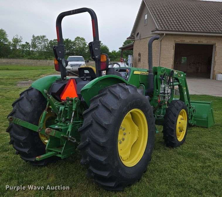 image for item EN3710 2015 John Deere 5075E MFWD tractor