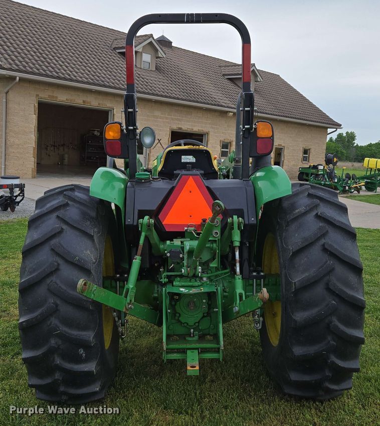 image for item EN3710 2015 John Deere 5075E MFWD tractor