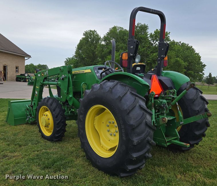 image for item EN3710 2015 John Deere 5075E MFWD tractor