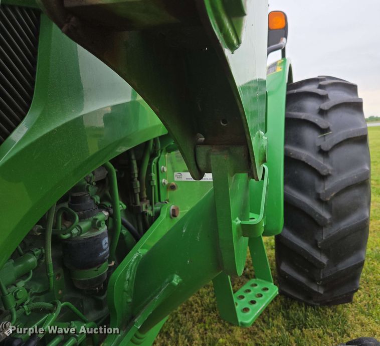image for item EN3710 2015 John Deere 5075E MFWD tractor